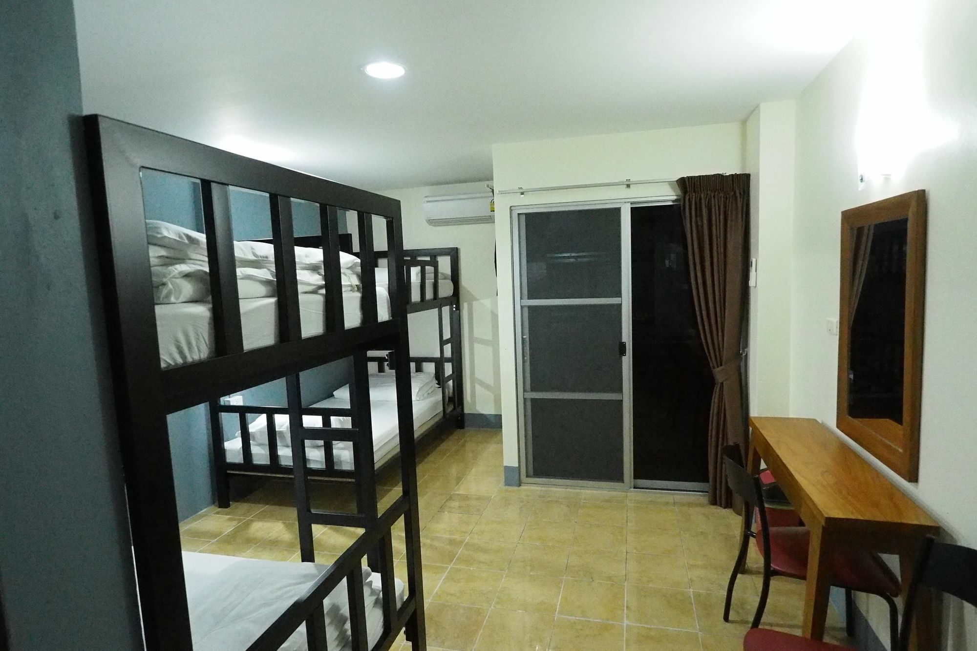 Just Sleep @Box Hostel Τσιάνγκ Μάι Εξωτερικό φωτογραφία